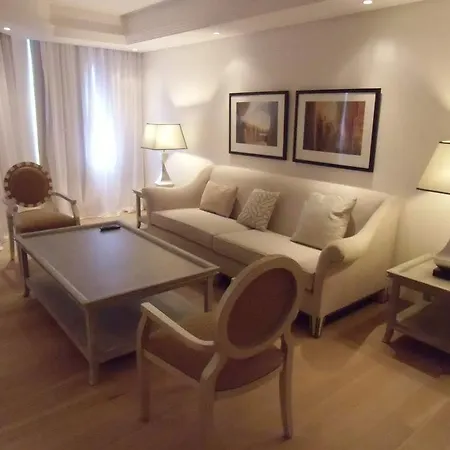 Las Dunas Suites & Apartments